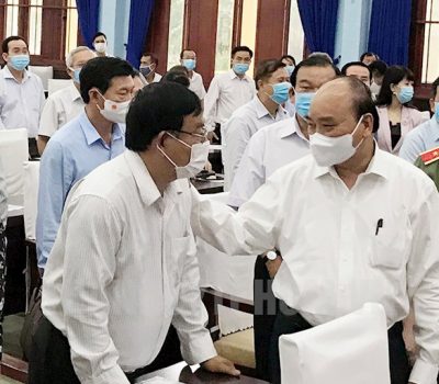 Chủ tịch nước Nguyễn Xuân Phúc thăm hỏi cử tri