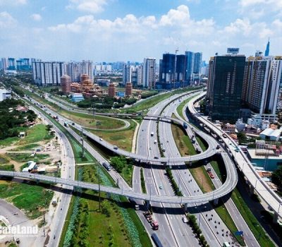 Đất nằm ngay vị trí có cơ sở hạ tầng hoàn thiện, giao thông phát triển đều khá tốt.
