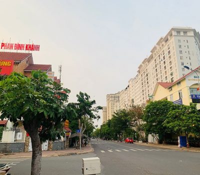Một góc đô thị sầm uất, hiện đại ở khu dân cư Trung Sơn (ấp 4, xã Bình Hưng, huyện Bình Chánh). Ảnh: VIỆT HOA