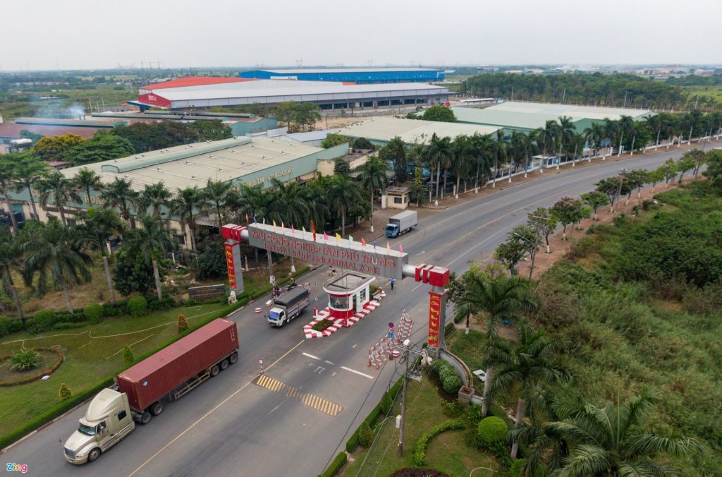 Củ Chi có nhiều khu công nghiệp nằm dọc đường quốc lộ 22.