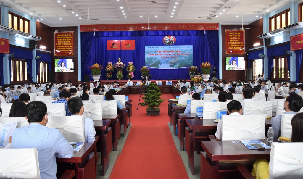 Hội thảo thu hút hàng trăm đại biểu là các chuyên gia, nhà nghiên cứu, lãnh đạo TP.HCM và các sở ngành, doanh nghiệp...